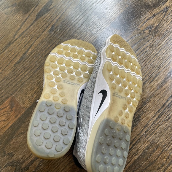 Nike FlyKnit Zoom - Picture 3 of 3
